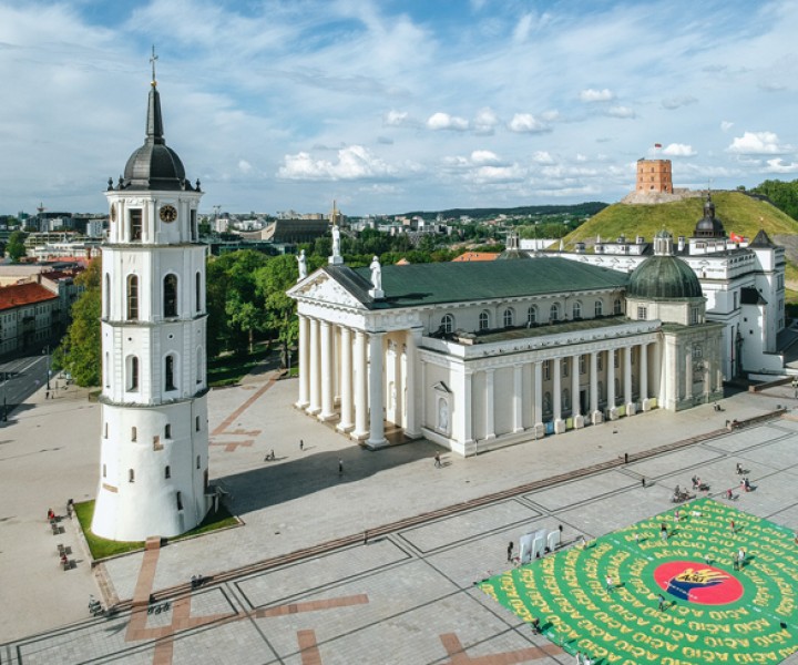 Reklaminių tengų maketavimas, spausdinimas ir gamyba BlackLion.lt
